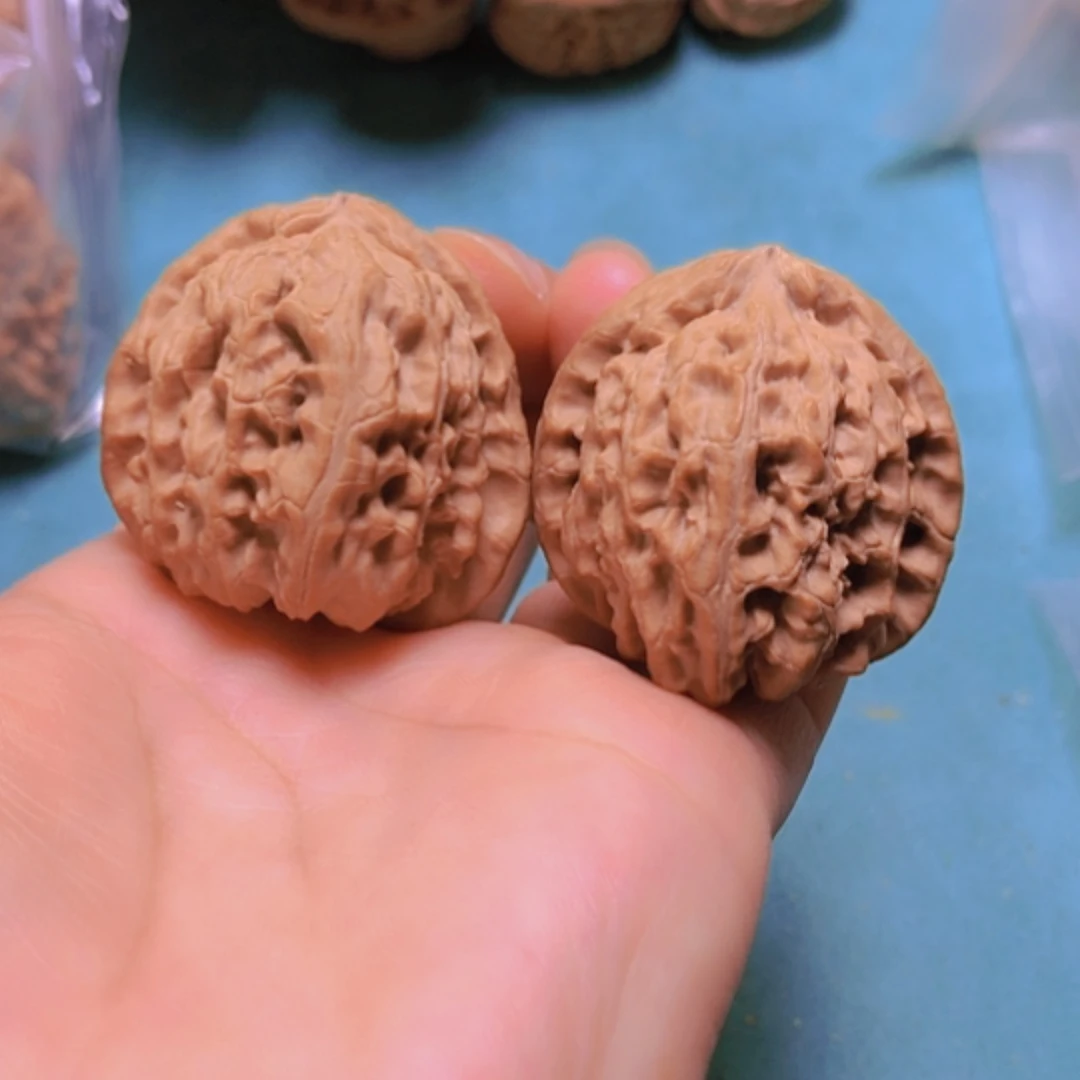 【闪购商品】核桃摆件36.5白狮子修尖