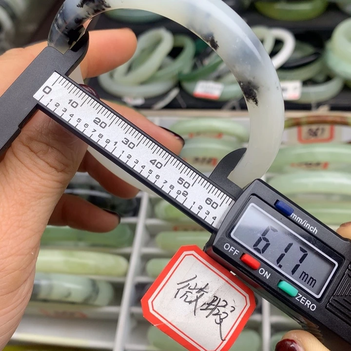 蛇纹石玉未镶嵌手镯368