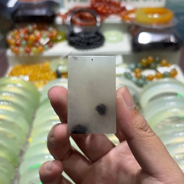 未镶嵌岫玉手镯天然