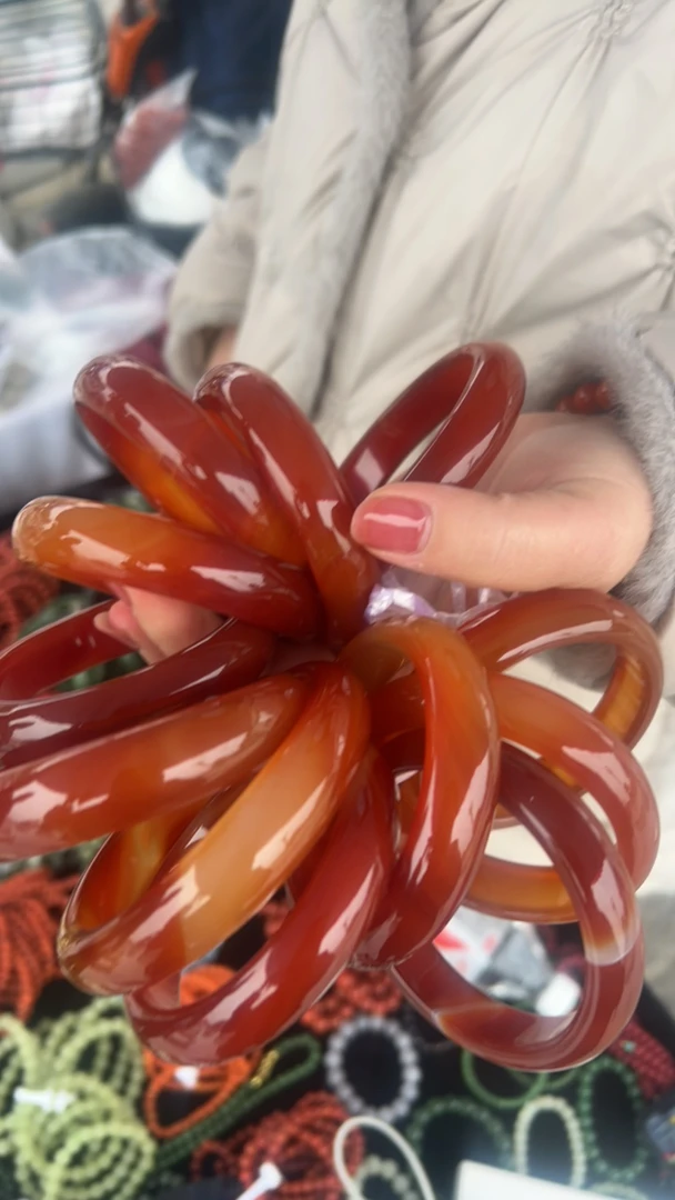 天然红玛瑙宽版手镯
