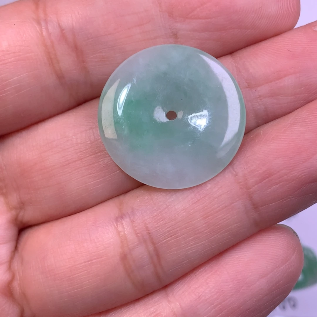 翡翠未镶嵌颈饰扣子