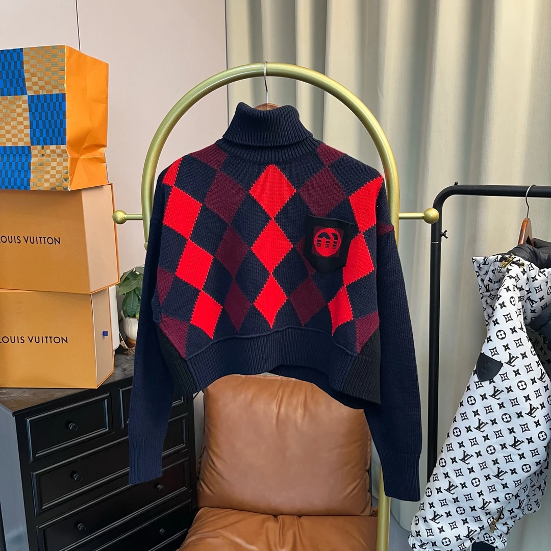 未使用 MIU MIU/缪缪 黑红菱格胸前logo高领毛衣 38码