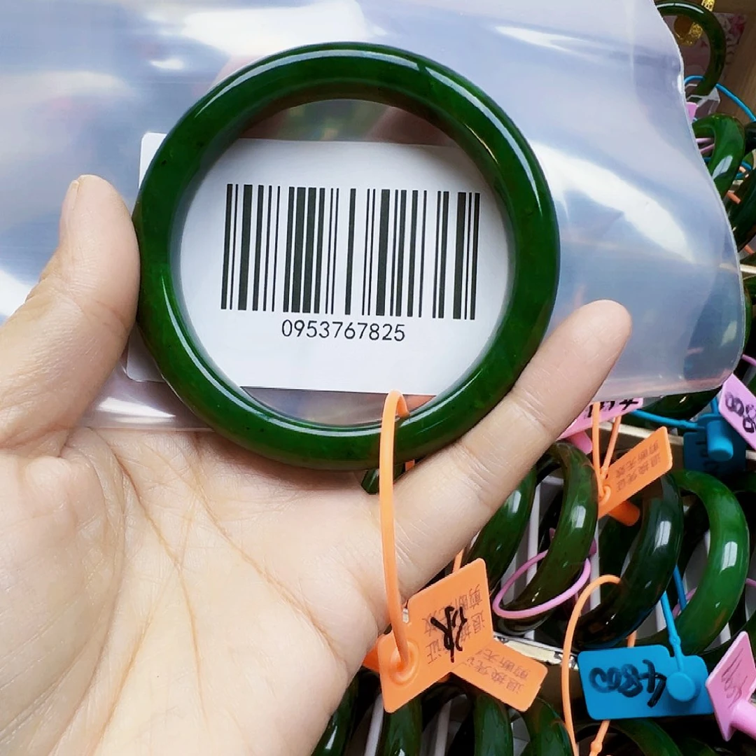 花***花和田玉未镶嵌手镯