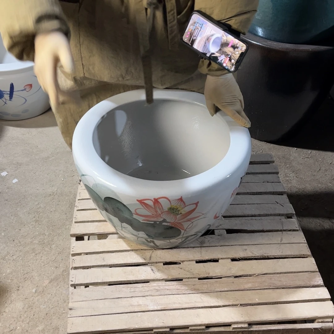 瓷片圆口红荷花40.8888888