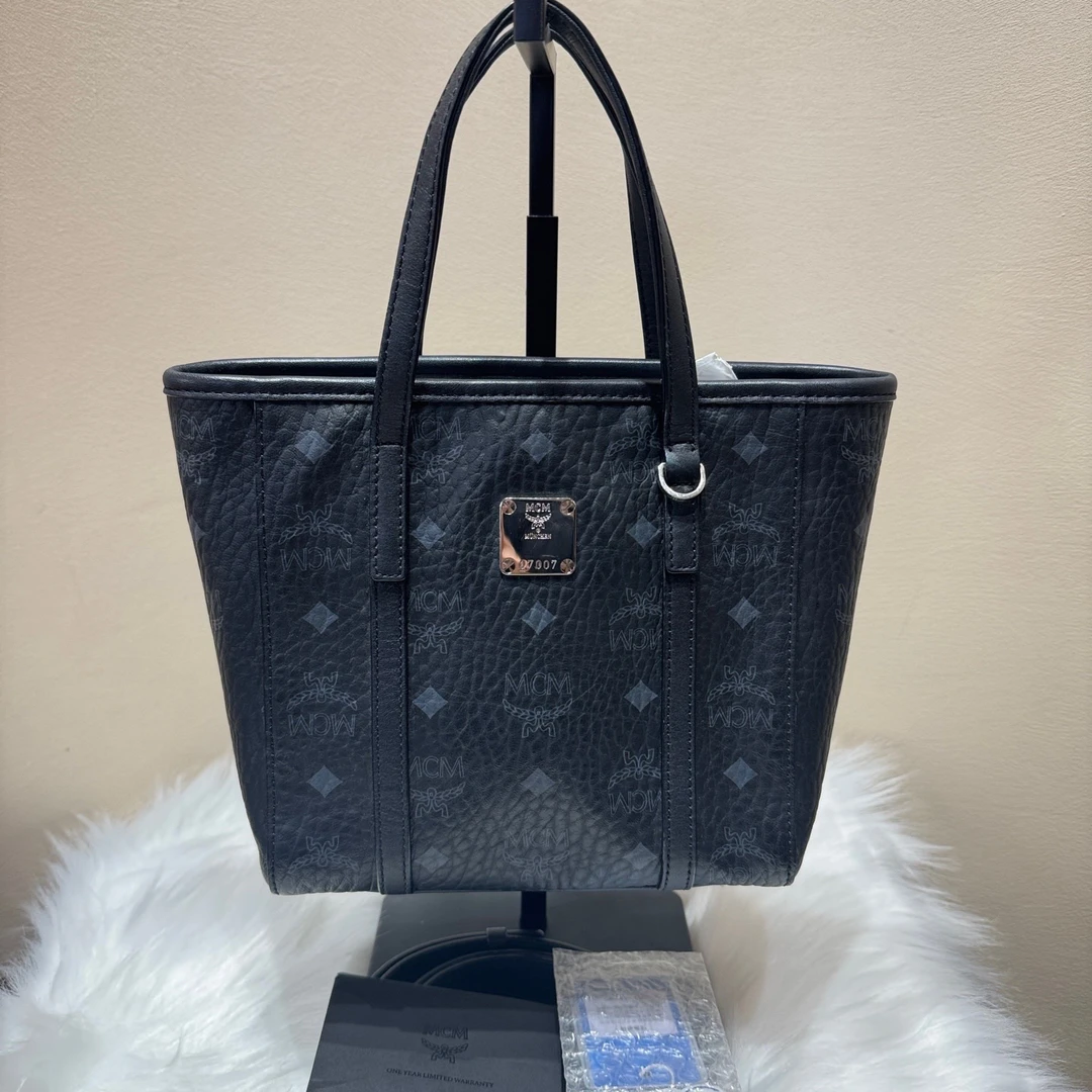 99新 MCM 经典黑色菜篮子带肩带/b0051