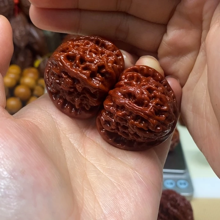 用***9文玩核桃手串三角白