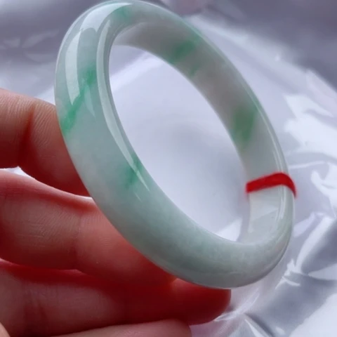 翡翠手镯未镶嵌正60