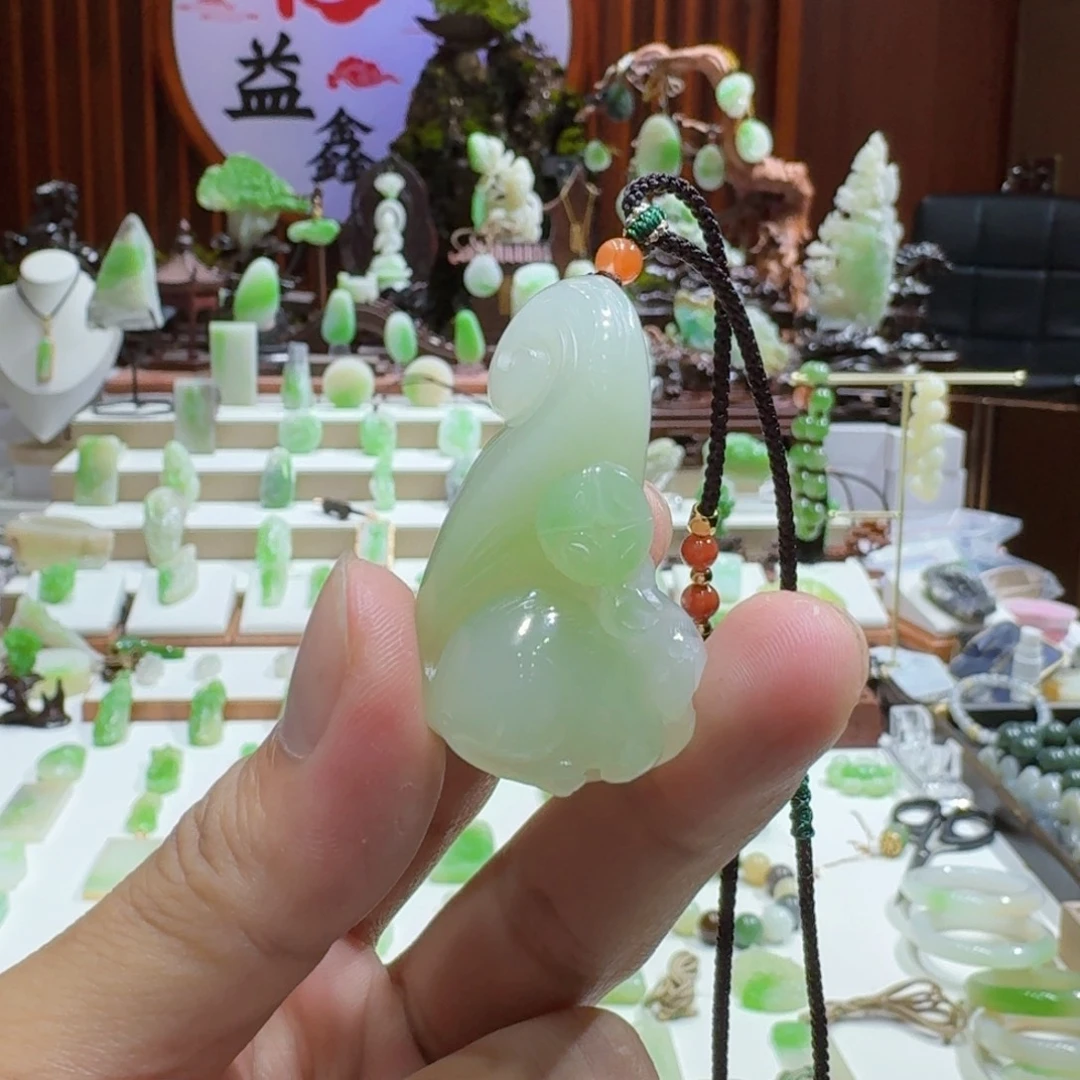 未镶嵌和田玉（翠青玉）挂件和田玉翠青鼠来宝