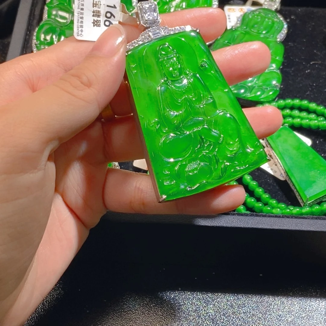 吊坠(不含链)未镶嵌翡翠