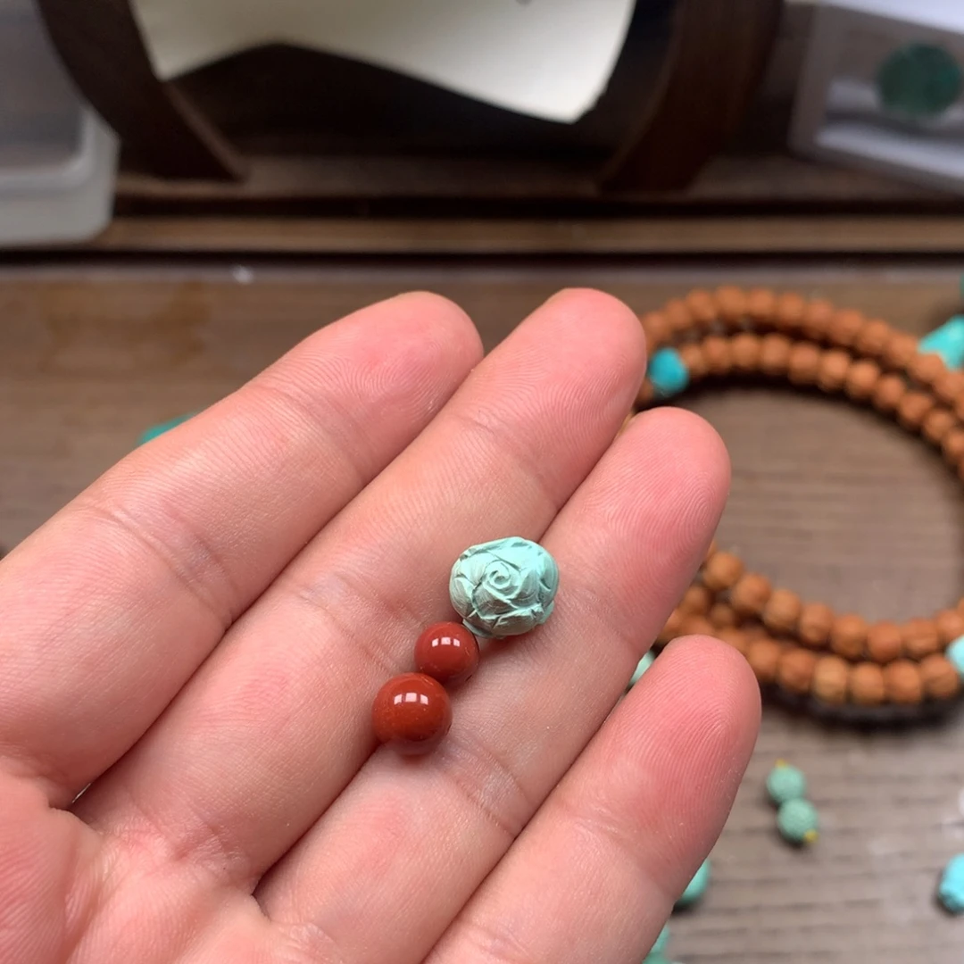 南红玛瑙未镶嵌雕刻