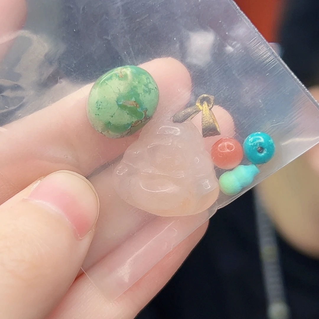 南红玛瑙未镶嵌珠宝奇石