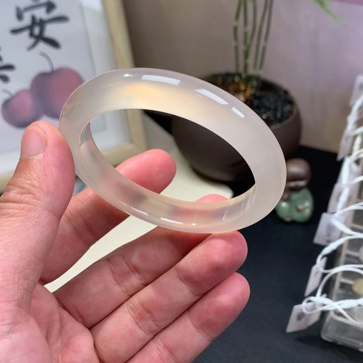 玛瑙/玉髓未镶嵌手镯