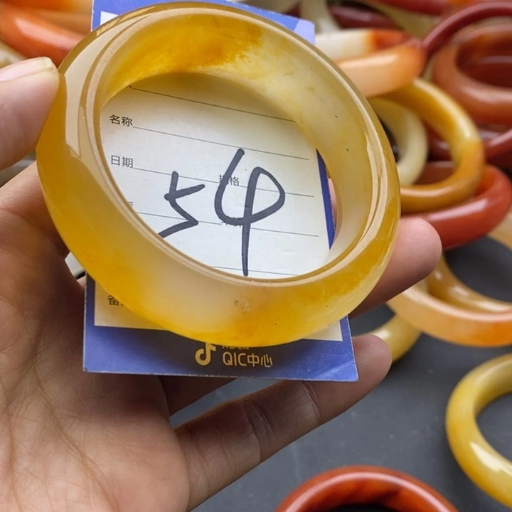 未镶嵌手镯石英质玉