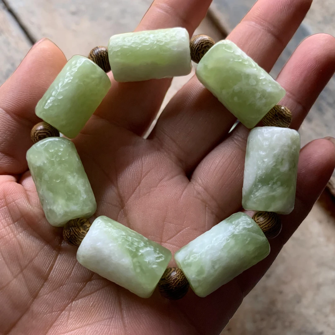 天然岫玉手工锤纹青提奶盖桶珠手串