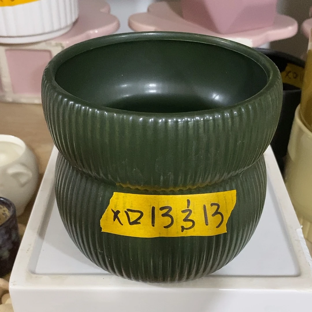 摆件陶盆有孔 瑕疵介意勿拍