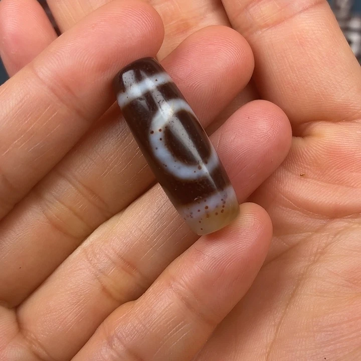 张***，玛瑙/玉髓未镶嵌颈饰