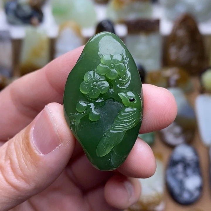 和田玉未镶嵌颈饰