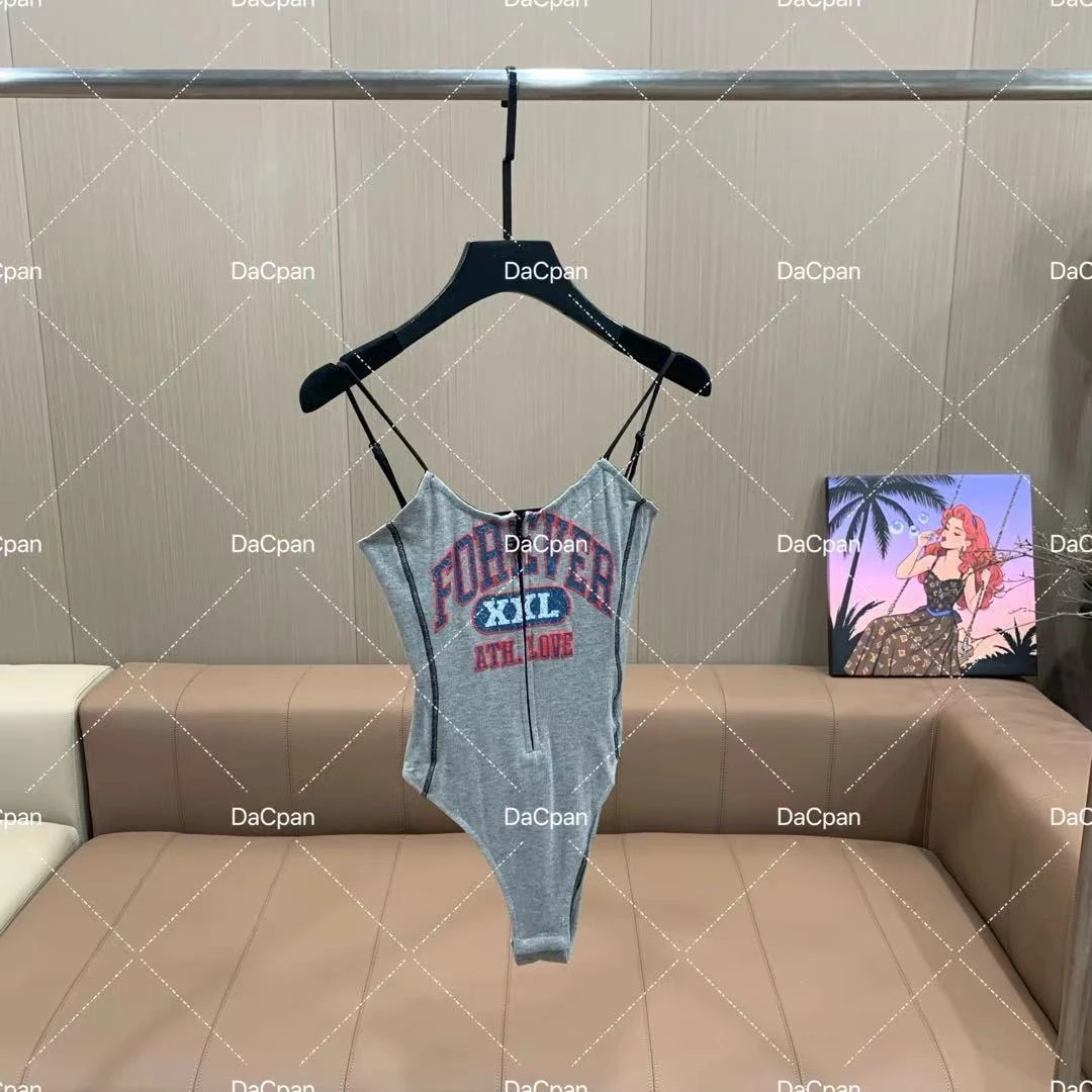 DACPAN-“辣妹真爱”裂皮印花半拉链连体衣 2025/盼·25030811