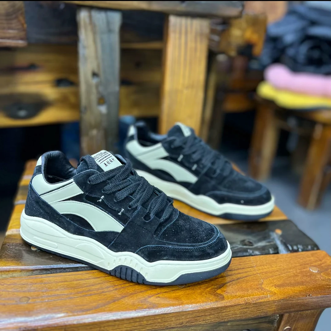 2025 爆款网红同款新款皮面透气系带休闲板鞋舒适运动低帮潮流 凯