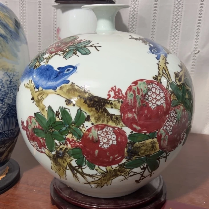 瓷片釉里红石榴陶瓷花瓶