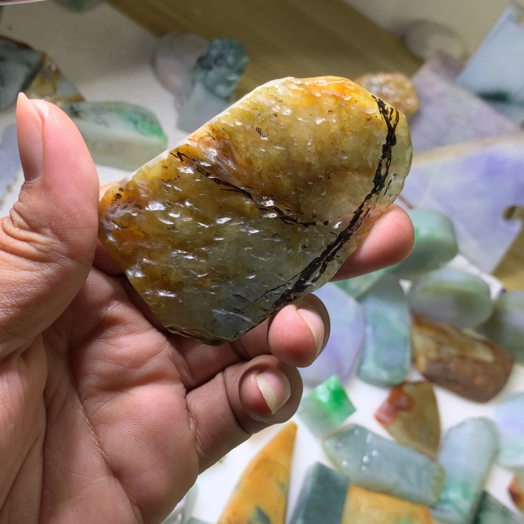 【闪购商品】定制翡翠未镶嵌用****3天然翡翠原石吊坠