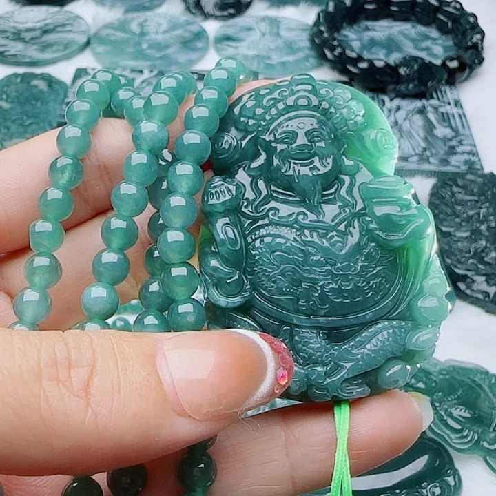 翡翠未镶嵌颈饰多样性发货天然的A货翡翠