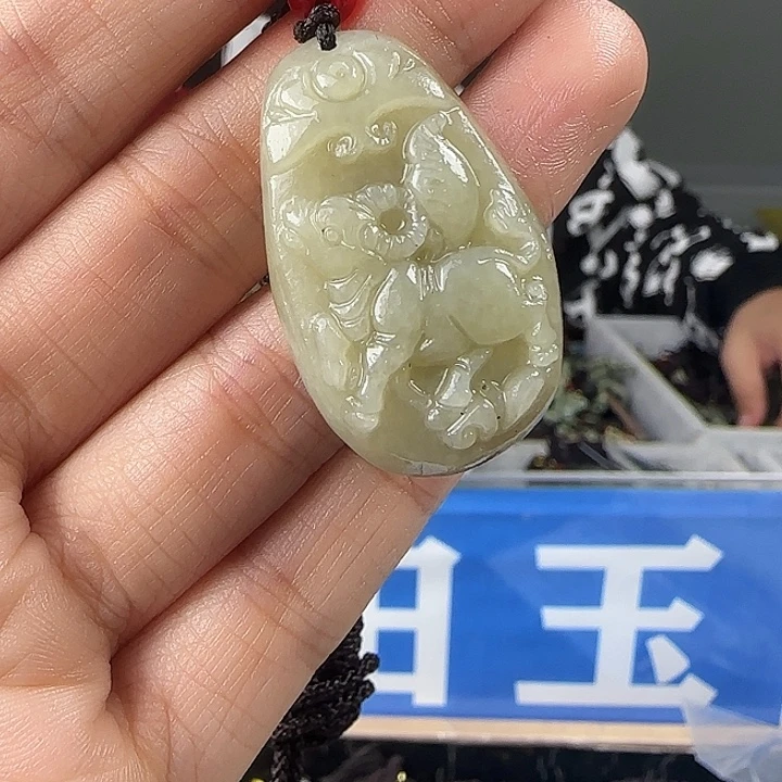颈饰未镶嵌和田玉