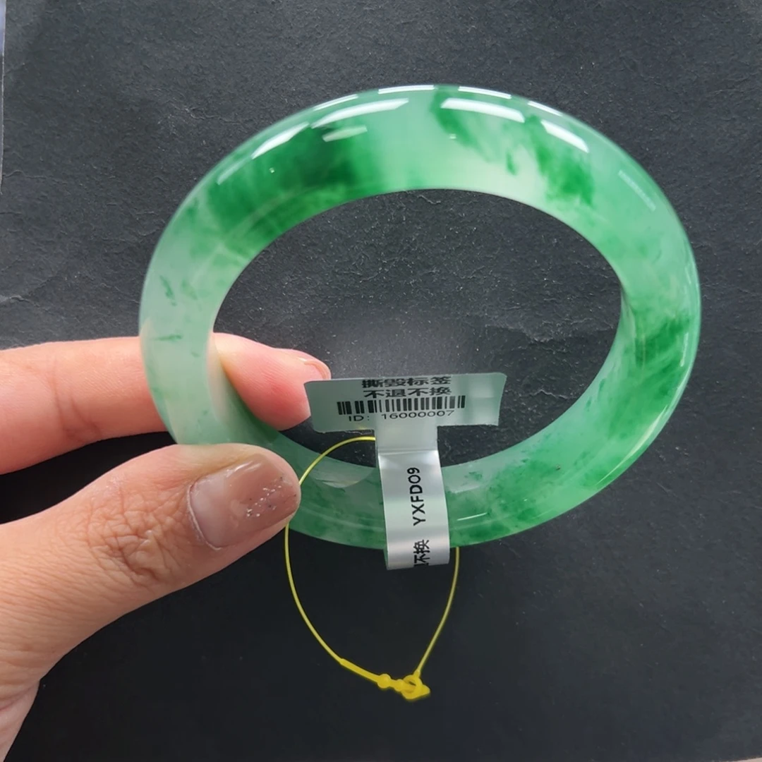 未镶嵌手镯石英质玉+玲玲60