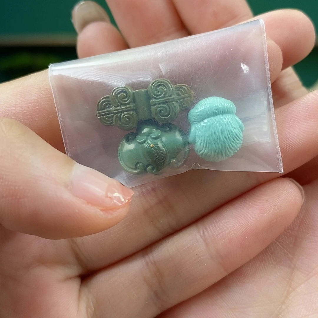 绿松石未镶嵌挂件