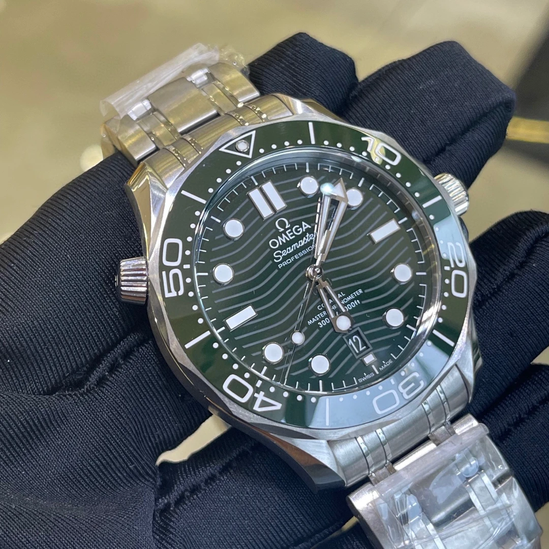 全新未使用 Omega/欧米茄 深圳名典！/海马绿色表盘/42mm/全新