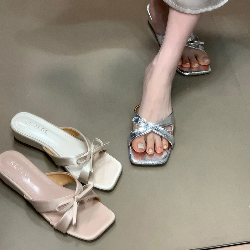 仙女风时尚方头交叉一字带蝴蝶结一字拖配裙子凉拖鞋
