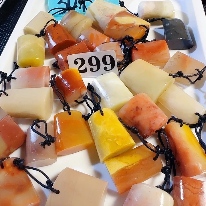 青田石印石老挝石椭圆随形印章30个88元，尺寸2-3多公分