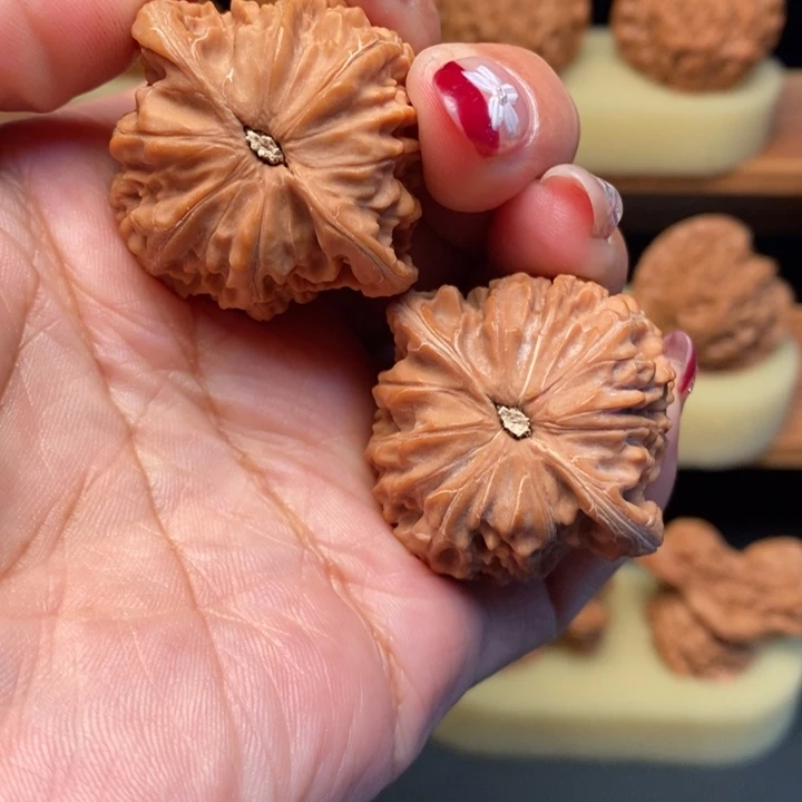 文玩核桃吊坠38全品红皮山地磨