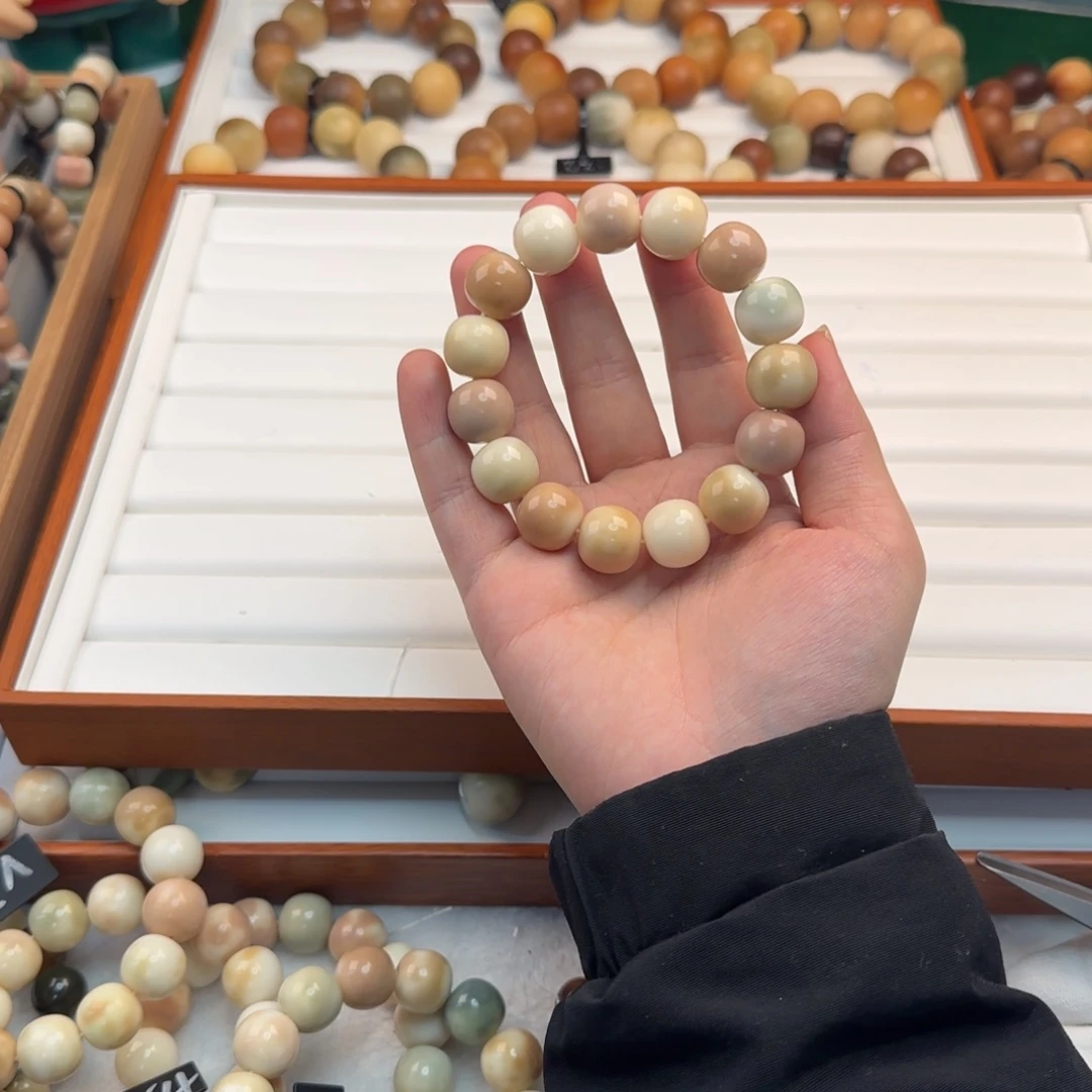 菩提根/象牙果手串༺****༻微瑕1卡16没牌子