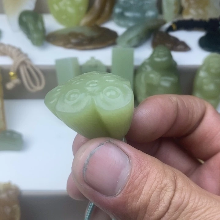 和田玉（糖玉）未镶嵌颈饰