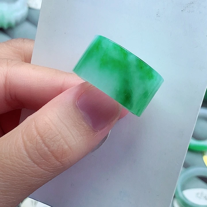 翡翠未镶嵌戒指20.21号