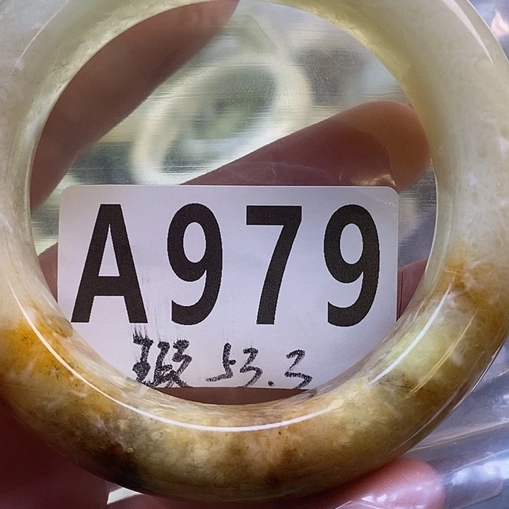 这***夫蛇纹石玉未镶嵌手镯
