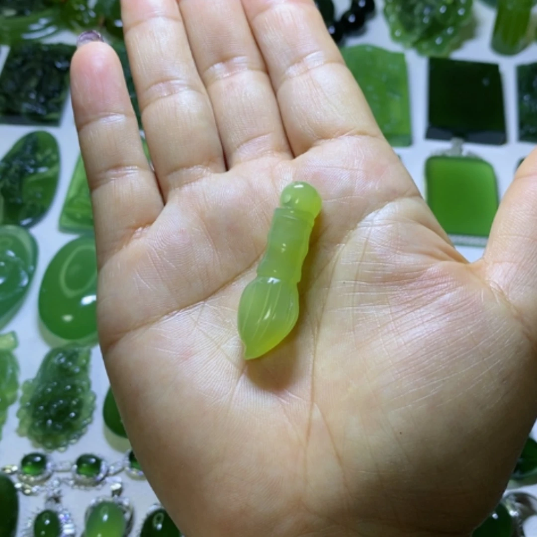 【闪购商品】蛇纹石玉颈饰未镶嵌