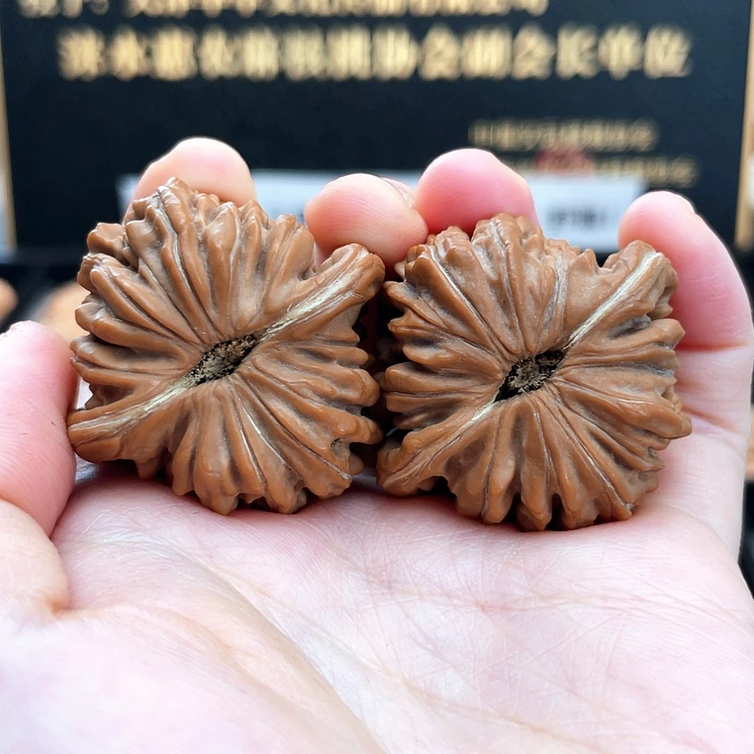 把件文玩核桃菊花底41四座楼流水纹方块肚山字肩全品高桩37