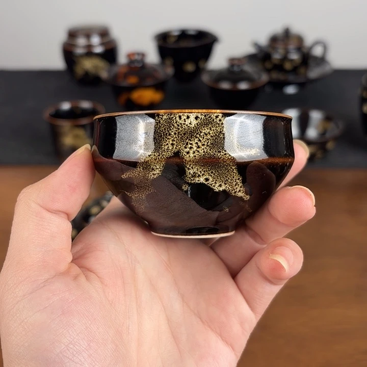 瓷洒彩鹧鸪斑折肩杯