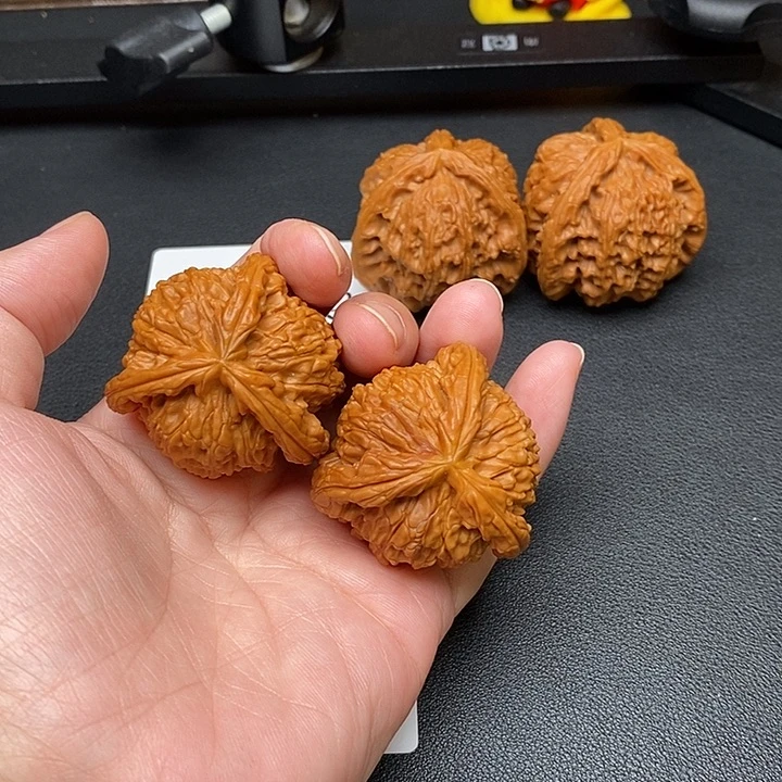 小***闲把件文玩核桃白奔