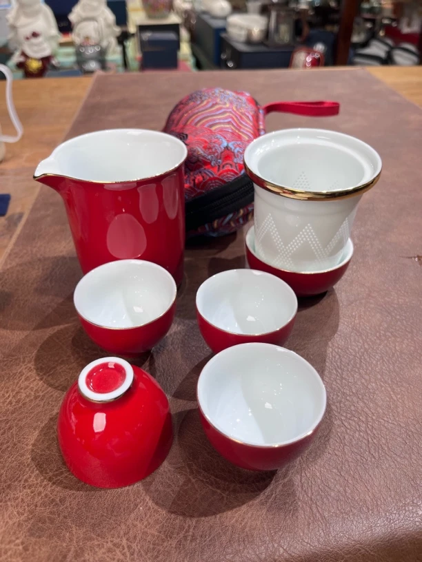 041宫廷红一壶四杯旅行茶具