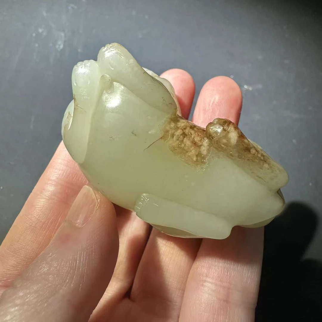 和田白玉瑞兽吊坠