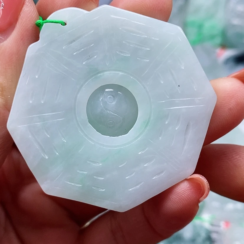 【闪购商品】翡翠颈饰未镶嵌天然翡翠A货八卦牌
