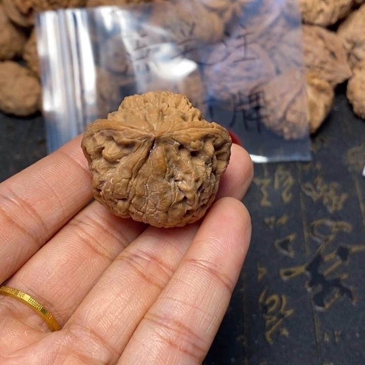 中***n文玩核桃吊坠文玩核桃异形单只