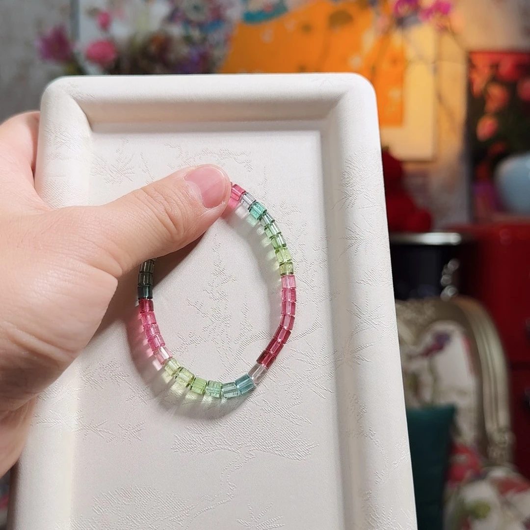 碧玺颈饰未镶嵌手串