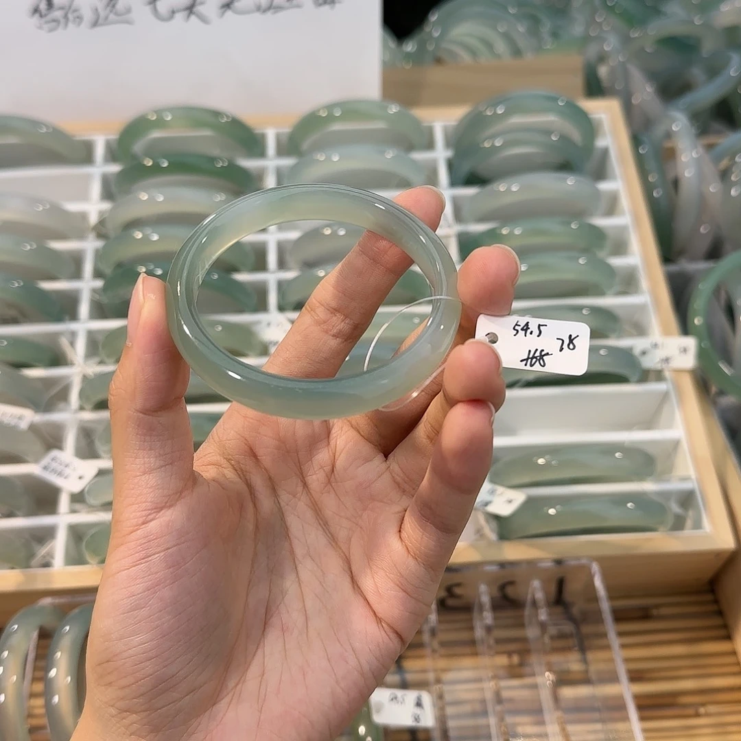 玛瑙/玉髓未镶嵌手镯圈口54.5