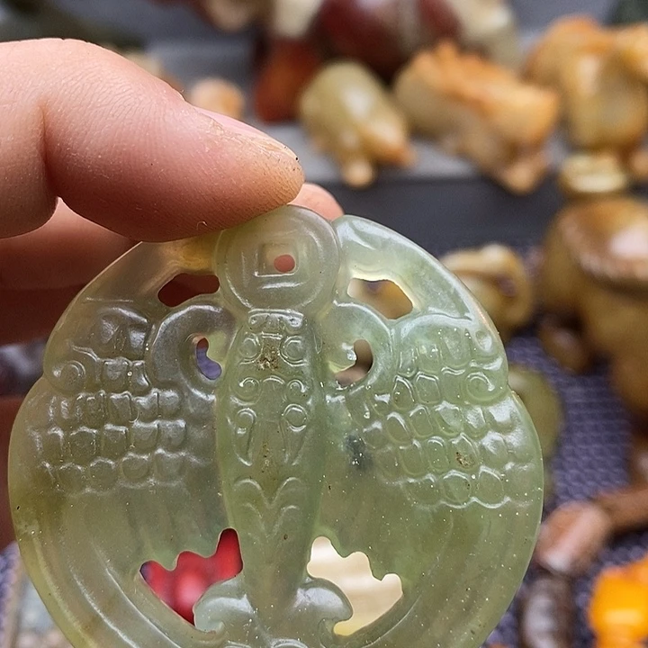 未镶嵌蛇纹石玉颈饰