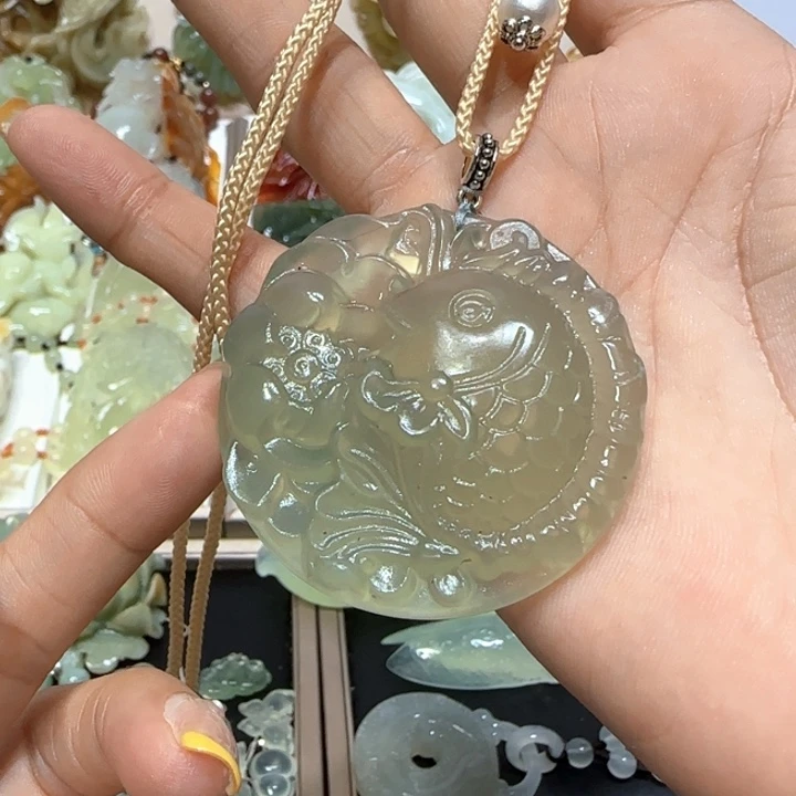 蛇纹石玉未镶嵌吊坠