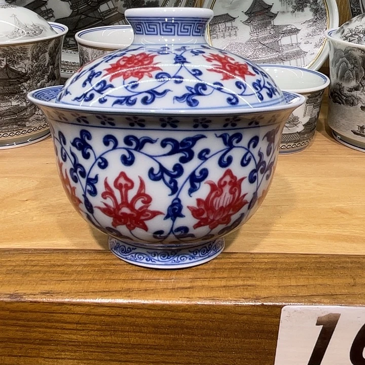 蜜***奶青花釉里红缠枝莲盖碗